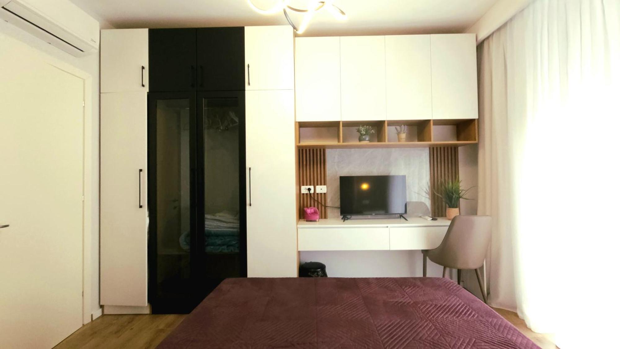 Apartment 999